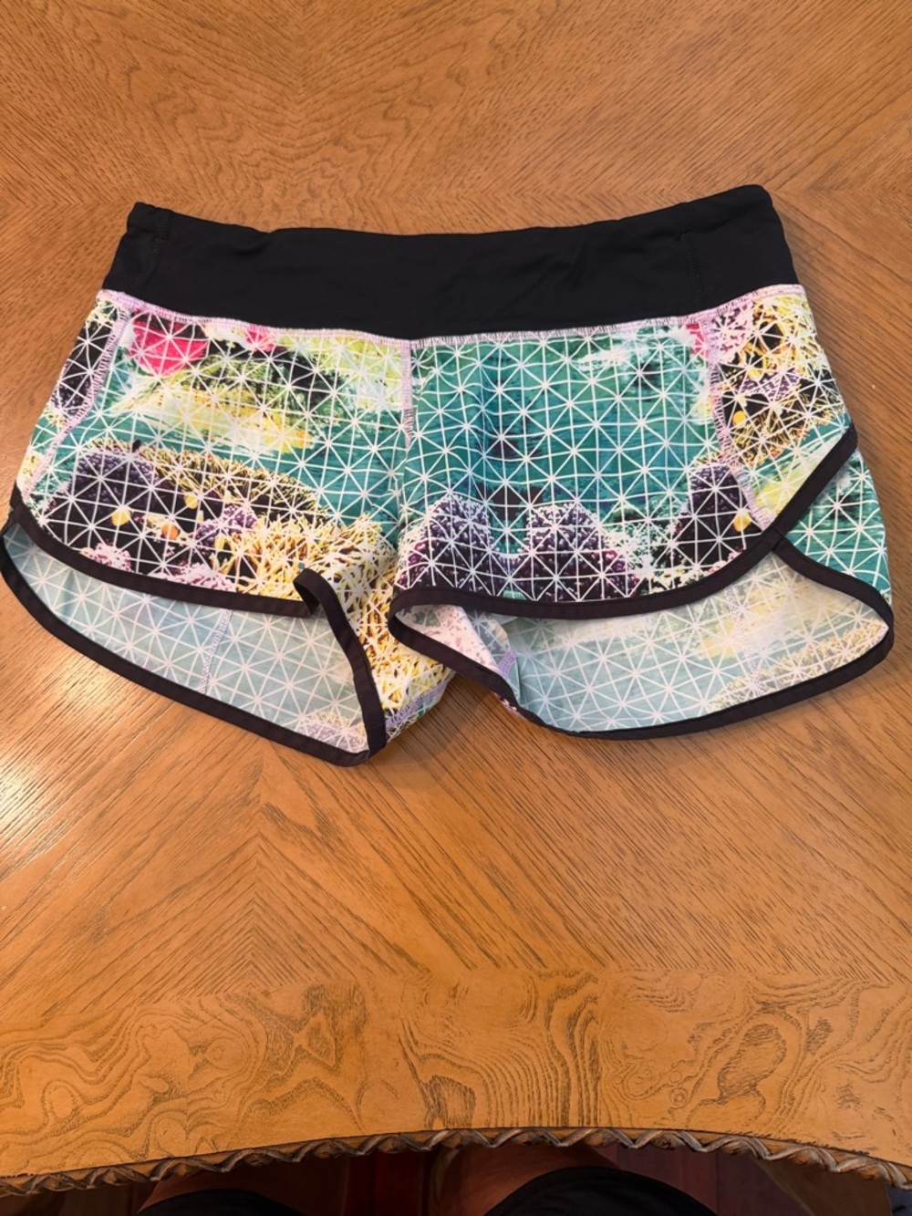 Lululemon Paradise Grid Speed Shorts 6
